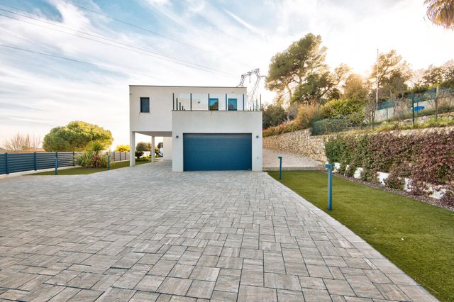 maison à vendre - 5 pièces - 183.0 m2 - TOURRETTE LEVENS - 06 - PROVENCE-ALPES-COTE-D-AZUR - Century 21 Lafage Transactions